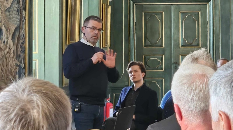Som medlem af alle fire fynske lokale vandoplandes treparter, indledte Torben Povlsen mødet med en kraftig opfordring til at gå positivt ind i arbejdet omkring den grønne trepart. Fotos: Henriette Lemvig