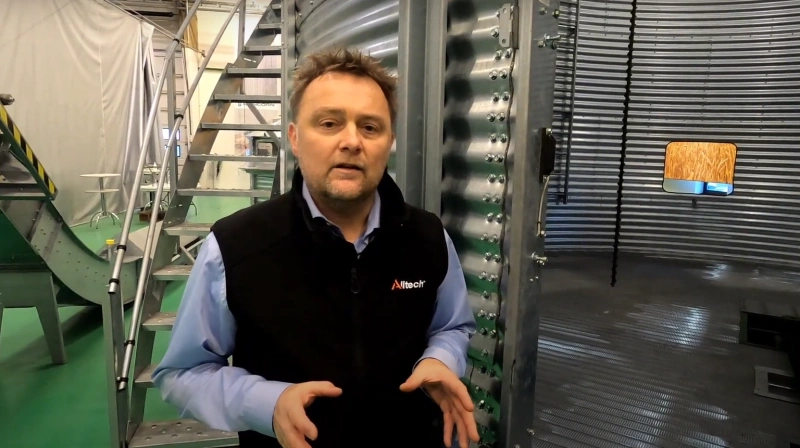 - Man bør være ekstra opmærksom på svampevækst og mykotoksiner, når man når til kornet i bunden af siloen, understreger Per Laustsen fra Alltech. Fotos: Alltech