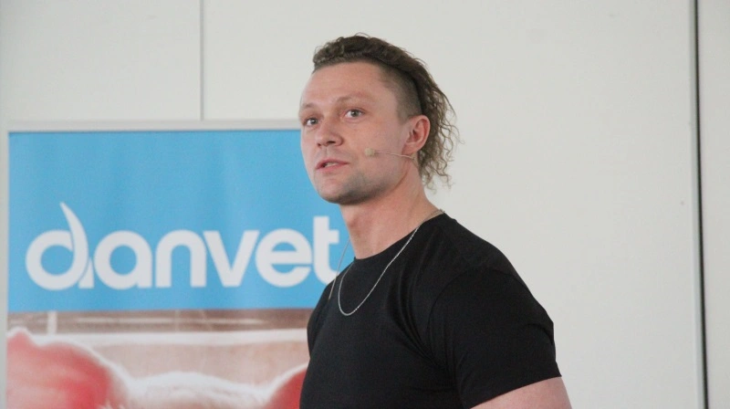 På grund af et godt udbytte vinder rug stadig mere frem i markplanen hos svineproducent Simon Wullf Sørensen. Han har gode erfaringer med at bruge endda rigtigt meget rug i foderet til sine slagtesvin. Foto: Anne Wolfenberg