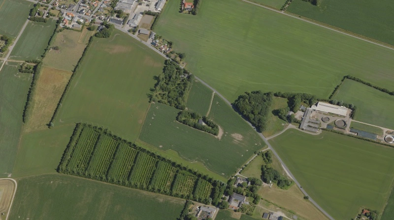 Der er tale om et område ved Houvej 142, som Aalborg Kommune har indført dyrkningsforbud på. Foto: Skraafoto