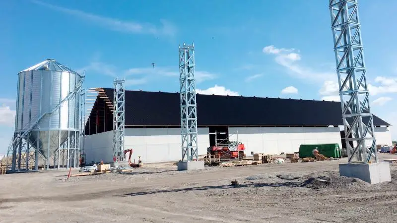 Ingeniørfirmaet Læssøe Simonsen A/S er hovedentreprenør på det nye kornanlæg på Saunsøgård nær Nakskov på Vestlolland.