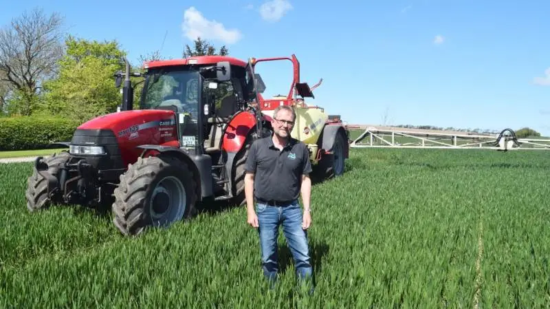 Morten Yde elsker at komme i marken og sætter stor pris på at have gode maskiner til arbejdet.