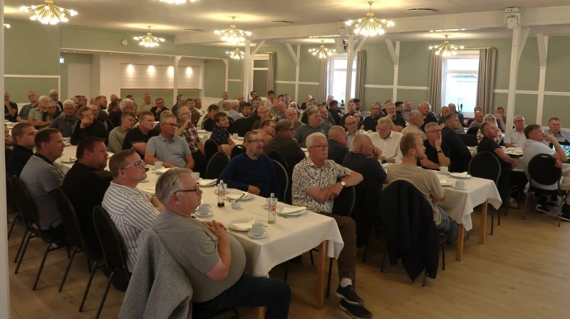 Der mødte omkring 100 deltagere op til et møde i Hellevad torsdag aften om kommunernes udfordringer med spildevand, og især Aabenraa Fjord og Aabenraa Kommunes udfordringer var i fokus. Fotos: Karsten Himmelstrup