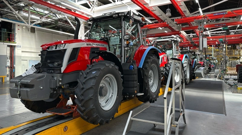 Det moderne produktionsanlæg i Beauvais er kernen i Massey Fergusons europæiske traktorproduktion. Her bygges modeller fra 95 til 425 hk, blandt andet MF 8S og MF 9S.