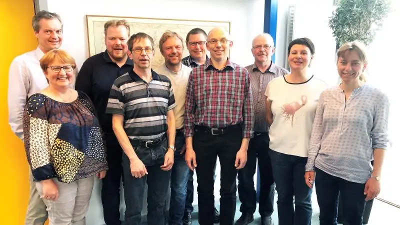 Den politiske styregruppe i Sønderjyske Vandløb består fra april 2019 af (set fra venstre): - Lars Schmidt, Kolding Herreds Landbrugsforening, KHL, - Solveig Kappel, Sønderjysk Landboforening, - Poul B. Christensen, Kolding Herreds Landbrugsforening, - Ole B. Hansen, Landbrugsrådgivning Syd , - Uwe Matzen, LHN, - Leif Andersen, Sønderjysk Landboforening, - Claus Fink, Landbo Syd, - Antoni Stenger, Sønderjysk Familielandbrug, - Louise Hedegaard Riemann, LHN, - Britt Bjerre Paulsen, Landbosyd