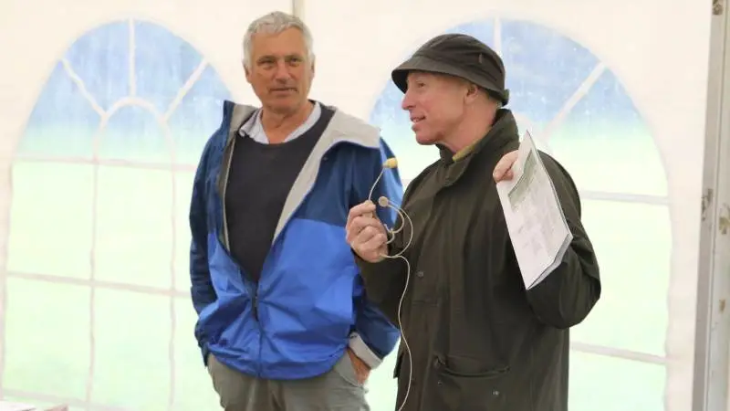 Formand for Økologisk Landsforening Per Kølster (tv) talte om forbrugertendenser og ønsker, mens formand for Landbrug og Fødevarers økologisektion, Hans Erik Jørgensen (th) talte om glæden ved at være økologisk bondemand og den fremtidige næringsstofforsyning. Fotos: Henriette Lemvig