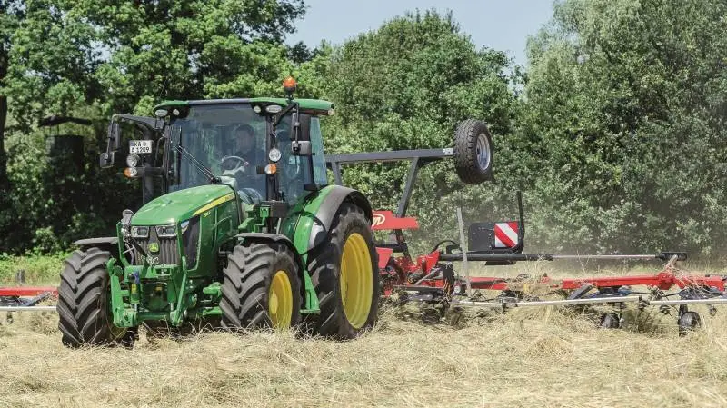 Maj måned føres af John Deere med hele 26 traktorenheder, som resulterer i en markedsandel på godt 22 procent. Case IH tager andenpladsen med 20, Valtra på tredjepladsen med 19 og fjerdepladsen til New Holland med 18. Kilde: DBI IT A/S - tidligere ND Data. Arkivfoto