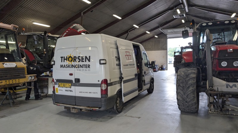 Brdr. Thorsen har skiftet navn til Thorsen Maskincenter. Billedet er fra værkstedsfaciliteterne i Nimtofte. I alt er 55 medarbejdere beskæftiget i de fire nordjyske maskinafdelinger og yderligere 50 mand i de øvrige Thorsen-aktiviteter. Fotos: Erik Hansen