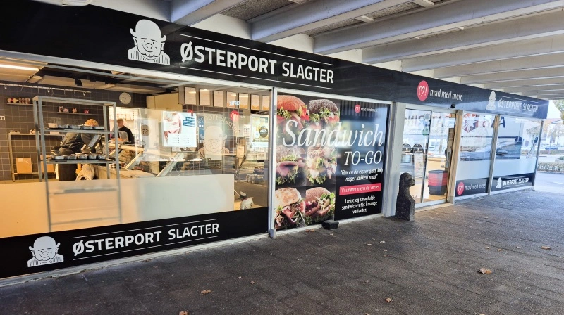 Det var slagterbutikken Østerport Slagteren i Ikast, der i sin tid fik den store bøde efter et uanmeldt besøg fra Fødevarekontrollen. Sagen er nu for anden gang blevet udskudt. Foto: Henning K. Andersen