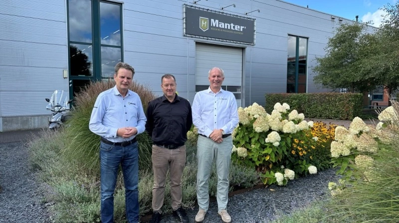 Fra venstre: Herman Wehkamp, adm. direktør Manter International, Kenneth Rasmussen, økonomichef i Manter Nordic. og Peter Lenferink, økonomichef i Manter International. Foto: Manter Nordic