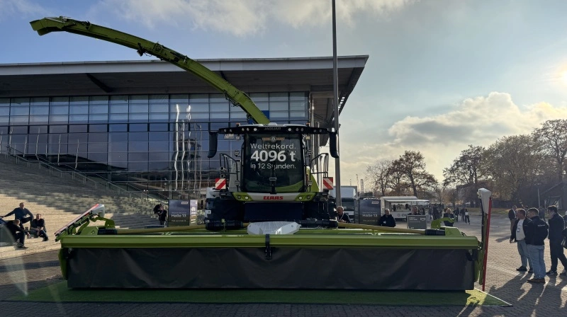 Verdensrekorden på 4.096 ton i løbet af 12 timer blev sat i Texas og bliver markeret på Agritechnica i Hannover. Foto: Kasper Stougård