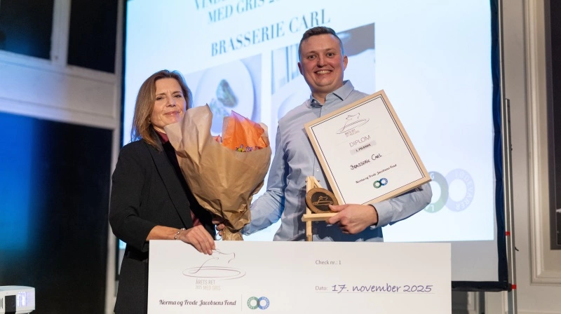 Køkkenchef Bendix Sixhøj Laursen, sammen med Mette Jasper Gammicchia, afdelingschef for Marked, Fødevarer & Gastronomi ved Landbrug & Fødevarer. Foto: Morten Beck, Marketing Media Landbrug & Fødevarer