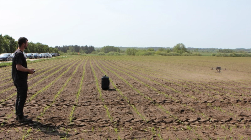 Det første år oplevede Christian Frigaard, at det var svært at stole på de data, han fik fra dronen. Men det billede er vendt, så dronen nu ser ting, han ikke selv får øje på. Arkivfoto: Kasper Stougård