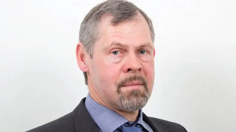 I princippet er der nu gylle nok til at få biogasanlægget ved Hobro til at køre. Men der er stadig plads til mere dybstrøelse, siger leverandørformanden Jens Verner Pedersen.