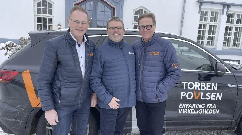 Folketingsmedlem Erling Bonnesen (tv) og Asger Christensen, der siden 2019 har siddet i Europa-Parlamentet for Venstre, bakker op om Torben Povlsens kandidatur til Folketinget. Foto: Kommpress