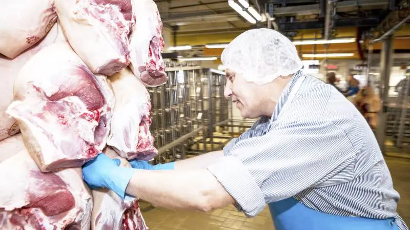 Efter to års ejerskab af slagteriet i Teterow har Danish Crown valgt at lade slagtningen af grise i Teterow (Mecklenburg-Vorpommern) ophøre ved udgangen af august.