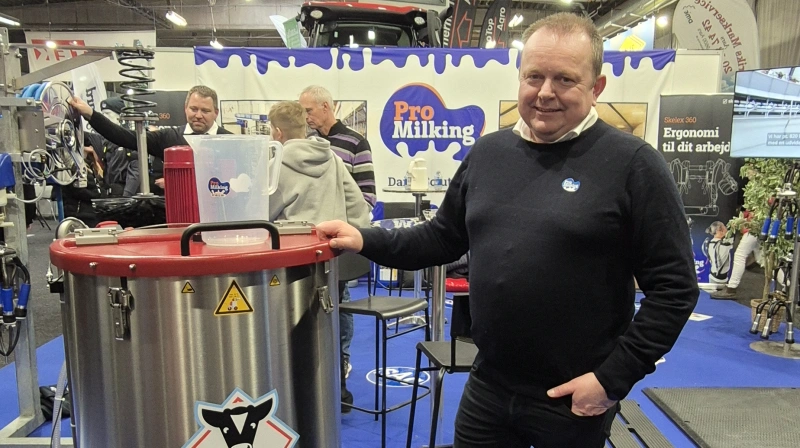 Det er et år siden, at ProMilking tog Urban ind i sit produktprogram - mobile mælkevogne og sutteautomater. Ole Lindberg og Torben Pedersen (på billedet) vidste godt, at de stod med et kvalitetsprodukt, men at interessen har været så stor, er alligevel kommet bag på dem. Foto: Tenna Bang