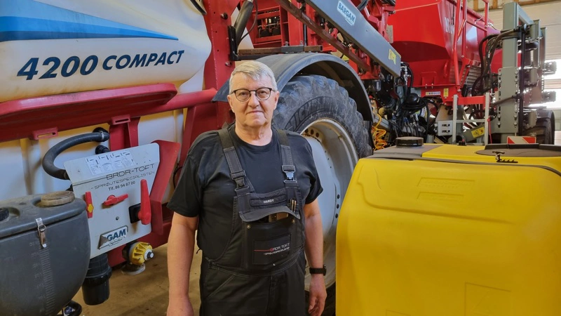 Efter 50 år i branchen er Hardy Pedersen stadig aktiv hos Brdr. Toft, hvor han blandt andet arbejder med reservedele og sprøjteteknik.