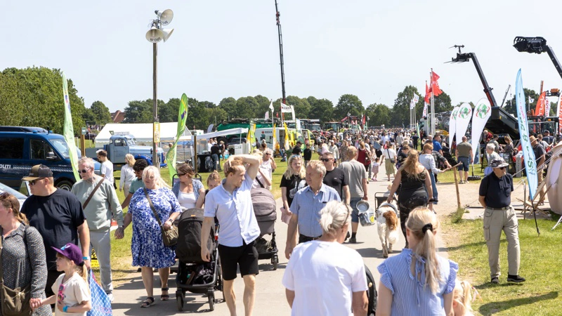 Dyrskuechef Natasja Skovgaard opfordrer firmaer og virksomheder til helst så hurtigt som muligt at booke stand på dyrskuepladsen. Billedet er fra 2025. Foto: Erik Hansen