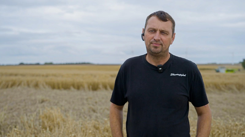 På billedet: Thomas Kristoffersen, indehaver af Skinnerupgaard ved Thisted. Fotos: Danish Agro Machinery