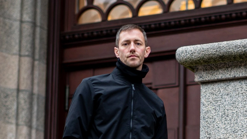 Kent Davidsen var i 2025 inde på Christiansborg for at fortælle politikerne om erfaringer med Bovaer. Nu er der varslet konflikt mod hans bedrift fra 3F. Arkivfoto: Alexander Dornwirth