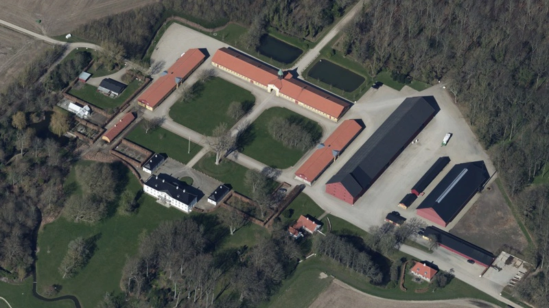 Gyllingnæs A/S har forbedret sit resultat i seneste regnskabsår, men bundlinjen viser et underskud på 1,3 millioner kroner. Foto: Skraafoto/dataforsyningen
