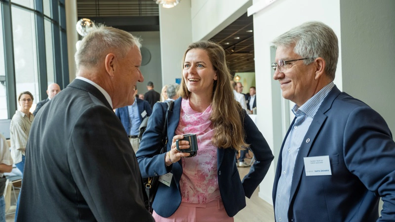 Her er det bestyrelsesformand Ellen Trane Nørby, næstformand Carsten Nystrup (th.) og Carl-Emil Larsen, adm. direktør i Danva. Foto: Danva