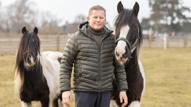Dyrlæge Tue Villebro, medlem af bestyrelsen for Gribskov Naturnationalpark og medlem af byrådet for Gribskov Kommune, er utilfreds med Naturstyrelsens ansøgning om dispensation fra dyrevelfærdsloven for de 910 dyr, der på sigt vil blive lukket inde i parken. Privatfoto