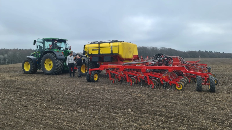 Väderstad SeedHawk er den nyeste maskine på markedet af de fire, der er blevet afprøvet på marken ved Bjerringbro. Foto: FRDK