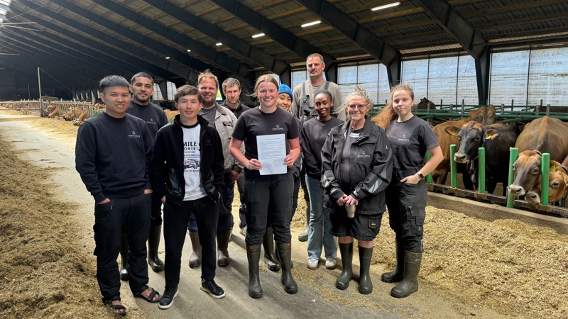 Samtlige medarbejdere hos Davidsen Landbrug, som var på arbejde onsdag, har underskrevet en erklæring, hvor de beder 3F stoppe blokaden imod deres arbejdsgiver Kent Davidsen, Davidsen Landbrug. Privatfoto