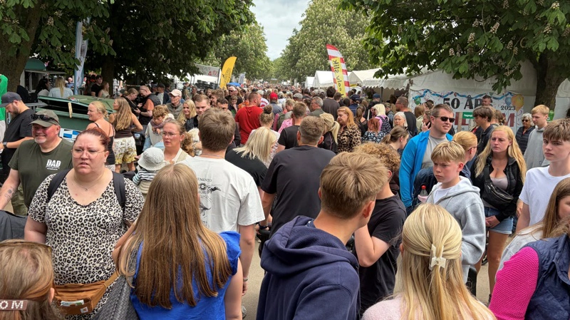 For fjerde år i træk blev der sat besøgsrekord på Roskilde Dyrskue. I løbet af de tre dyrskuedage var der 131.182 gæster, og især lørdag var der trængsel flere steder på Dyrskuepladsen. Fotos: Jesper Hallgren