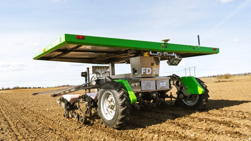 FarmDroid får international eksponering i Clarkson’s Farm, mens virksomheden varsler en ny markrobot i 2026. Foto: FarmDroid
