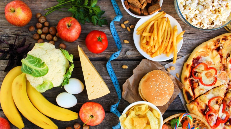 Danskerne kræver topkvalitet fra landmænd, men vælger billig fastfood og ultraforarbejdet mad frem for sunde råvarer. Foto: Colourbox