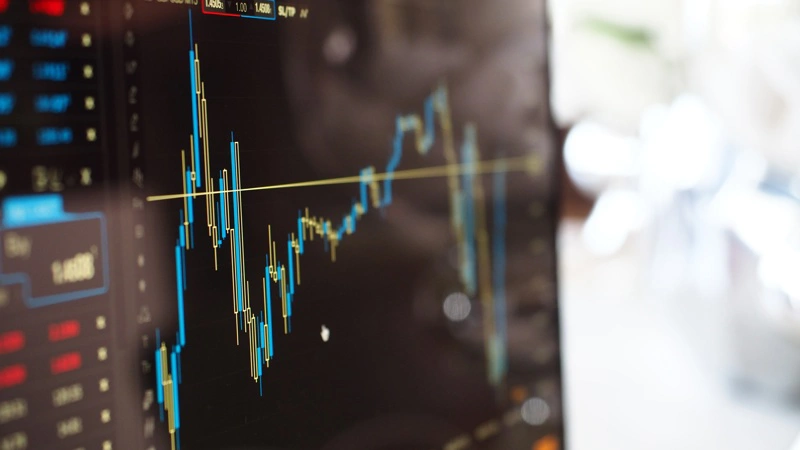 Mens emerging markets har været flyvende i første halvår, halter det danske aktieindeks markant efter.