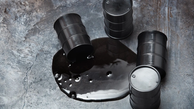 Brent-olien er faldet markant fra forårets krigstoppe og tester nu niveauet omkring 79 dollar pr. tønde, hvor den langsigtede trendlinje ligger. Foto: Colourbox