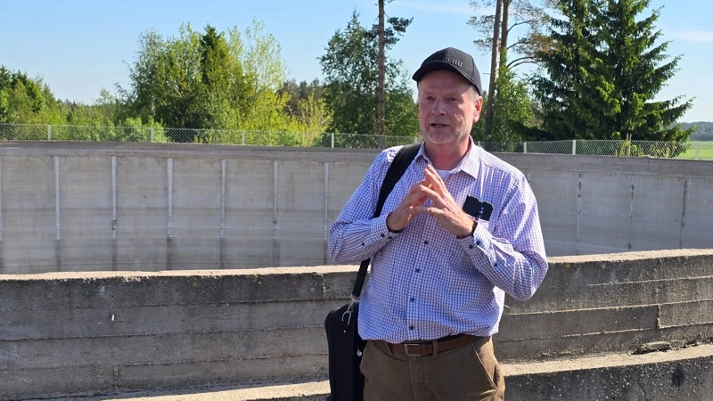 - Vi havde også aktivister, der kom ind i vores stalde og optog film, som skabte en masse kritik fra det øvrige samfund – noget som foregår i stort set alle EU-lande, fortæller den finske griseproducent Timo Heikkila. Fotos: Jørgen P. Jensen
