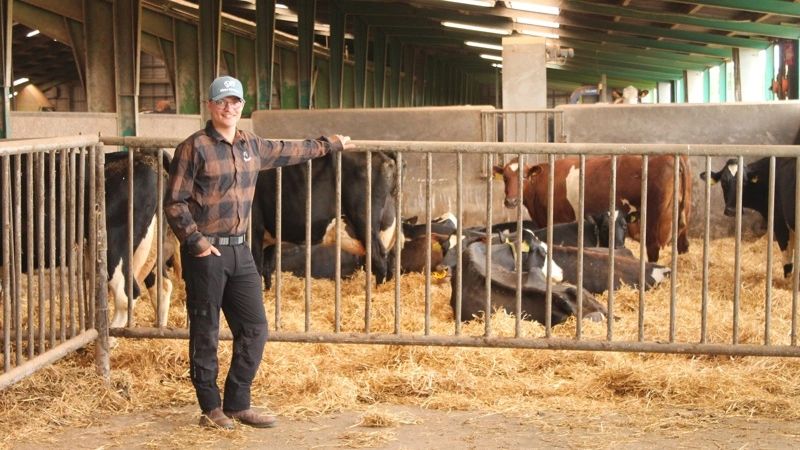 Søren Frydendahl Krab er tiende generation på Frydendahl og står nu i spidsen for bedriften med 380 malkekøer. Fotos: Brdr. Holst Sørensen