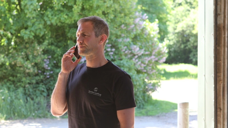 Kent Davidsen har været i mediernes søgelys på grund af konflikten mellem mælkeproducenten og hans ansatte på den ene side, og 3F på den anden. Nu har han fået opbakning af regeringspartiet Moderaternes MF Frida Bruun. Arkivfoto