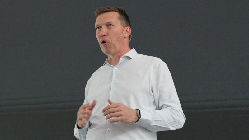 Ifølge Søren Søndergaard, formand for Landbrug & Fødevarer, skaber den nye foreløbige kvælstofprognose så stor usikkerhed om lokale indsatser og lodsejeres vilkår, at regeringen bør sætte reguleringen på pause. Arkivfoto: Anne Wolfenberg