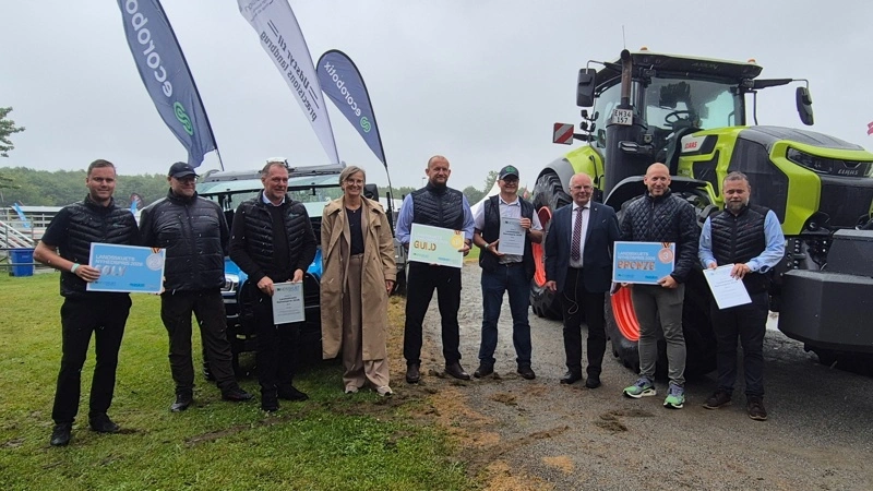 Årets nyhedspris gik til AG Precision for sin højpræcisionssprøjte ARA fra Ecorobotix. Sølvprisen gik til CN Agro og Dan-Element, mens Danish Agro Machinery modtog bronzeprisen. Fotos: Tenna Bang