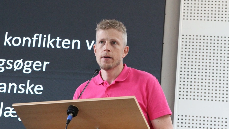Regeringens planer om et midlertidigt svinestop kan ifølge Jeppe Bloch Nielsen, formand for Danske Svineproducenter, gøre det sværere for producenterne at erstatte ældre stalde med nye stalde, der giver bedre forhold for grisene og plads til mere miljøteknik. Arkivfoto: Anne Wolfenberg