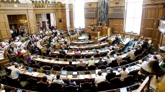 Nu har i alt fire af Venstres 18 folketingsmedlemmer meddelt, at de stemmer imod kvælstofloven og dermed imod partitoppen. Arkivfoto