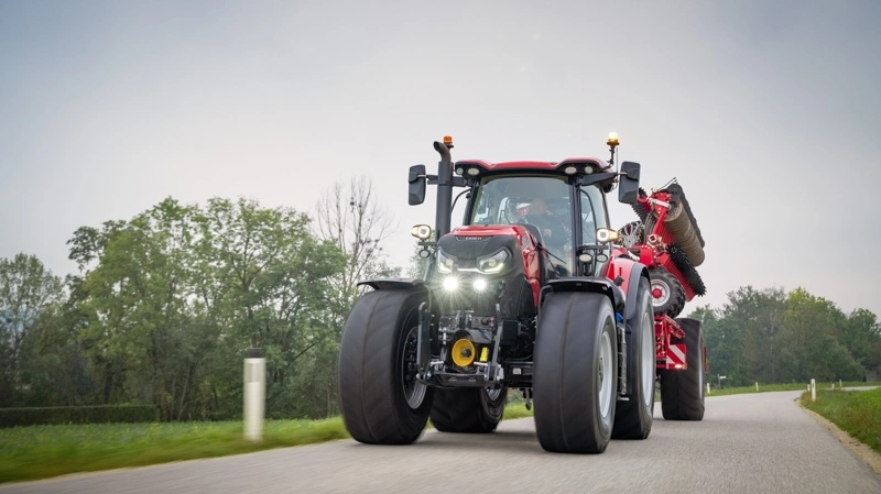 Case IH blev i august det mest solgte traktormærke med 17 nyregistreringer over 40 hk og tog samtidig førstepladsen i 200 hk-segmentet. John Deere 6R 250 er i 2026 Danmarks mest solgte traktormodel med 29 registreringer, mens Case IH Puma 260 CVX ligger nummer to på listen over årets mest solgte traktormodeller med 24 registreringer. Pressefoto.