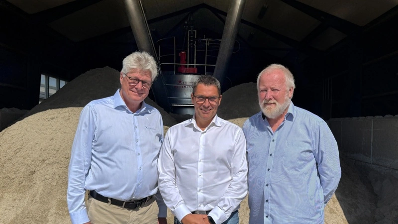 Fra venstre: Bent Simonsen, Stjernholm A/S, Søren Jørgensen, LJM, og Kaj Stjernholm,
Stjernholm A/S. Foto: LJM.