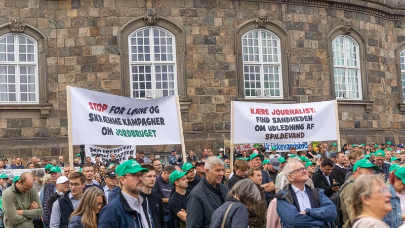 En uge med fyldige protestaktioner kulminerede torsdag i afstemningen om gødskningsloven. Fotos: Søren Nørgaard
