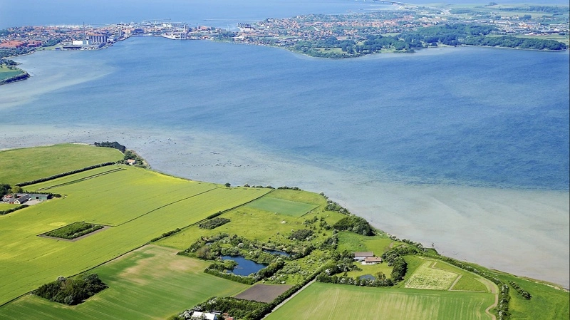 For den enkelte landmand kan NAUR betyde, at produktionsmulighederne i højere grad bliver bestemt af bedriftens placering på et modelkort end af den faktiske drift og de målbare resultater på ejendommen. Foto: AT Luftfoto