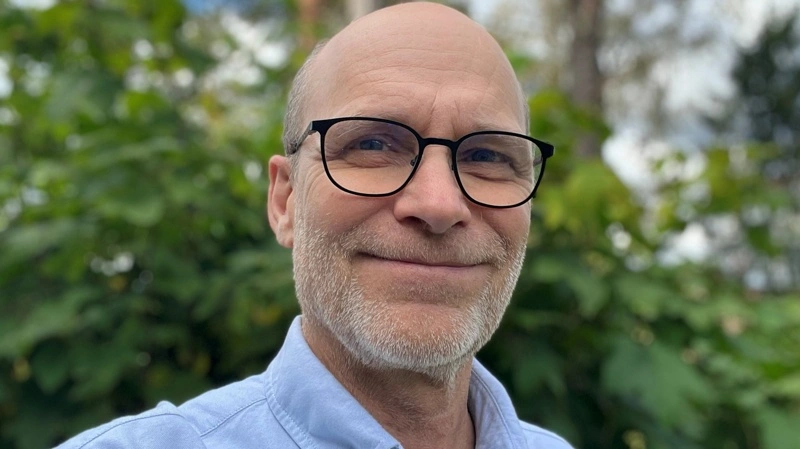 Christer Rønnqvist holder oplæg til Topigs Norsvins seminar 23. september 2026. Her vil oplægsholdere fra ind- og udland sætte fokus på optimering af griseproduktionens flow i stalden samt hele haler. Foto: Topigs Norsvin.