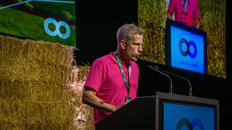 Danske Svineproducenter med Jeppe Bloch Nielsen i spidsen (billedet) vil have arbejdet i de lokale grønne treparter sat i bero over hele landet. Arkivfoto: Søren Nørgaard