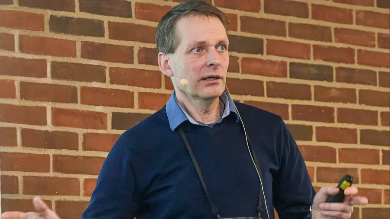 - Vi har ikke leveret, som vi skulle, og det beklager vi dybt, siger Jørgen Eriksen, professor og sektionsleder på Aarhus Universitet. Han er her fotograferet til en plantekongres. Arkivfoto: Erik Hansen