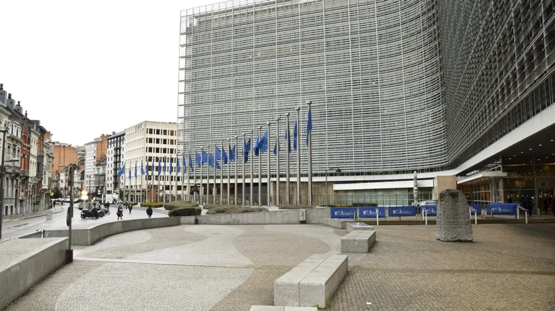 EU-Kommissionen foreslår at udskyde de nye regler for metanudledning fra olie- og gasimport med et år. Forslaget skal godkendes af EU-landene og EU-Parlamentet. Arkivfoto: Henning K. Andersen